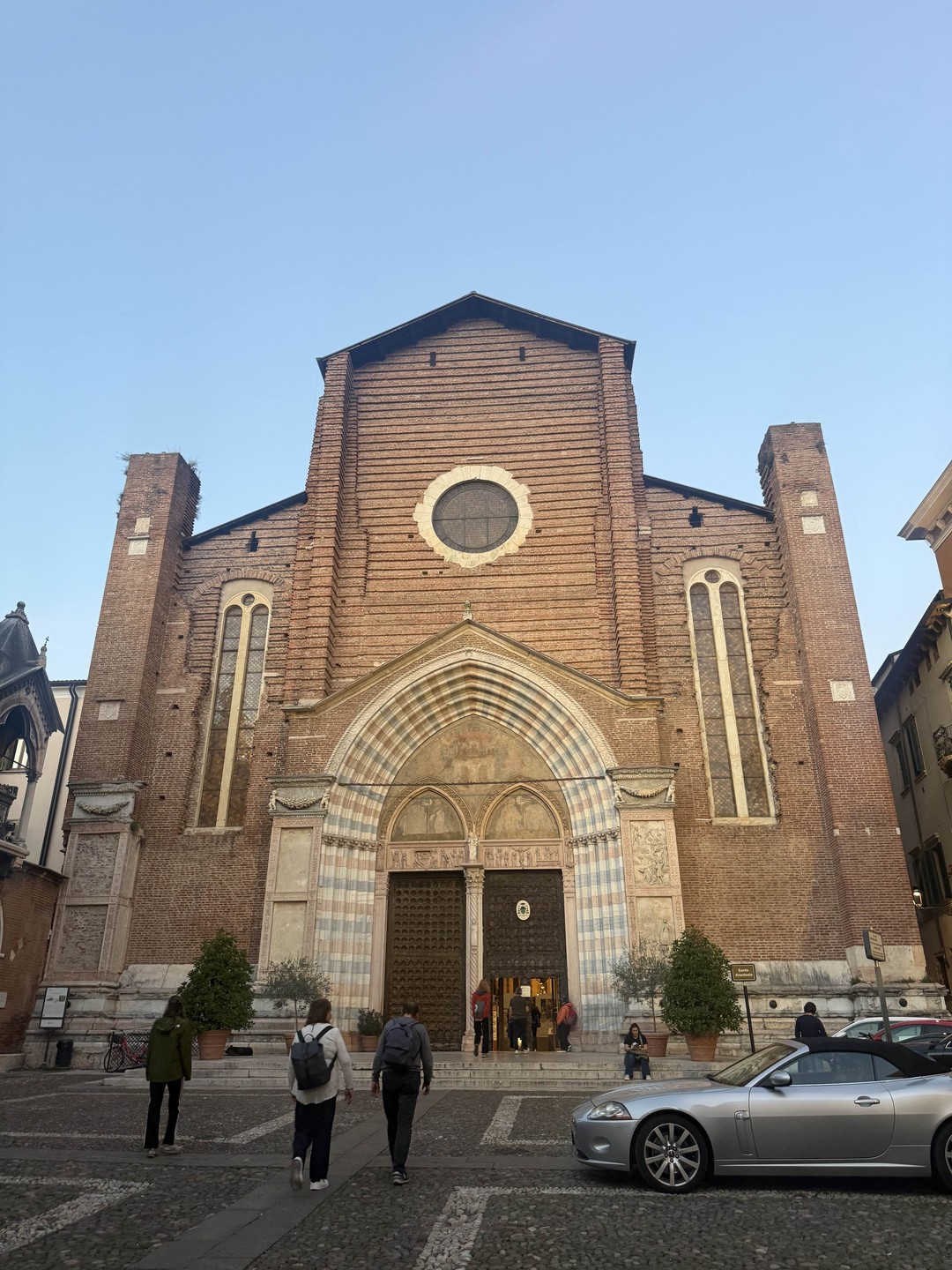 Лучший гид! Верона прекрасный город, но без Вадима мы бы столько не увидели и не узнали!