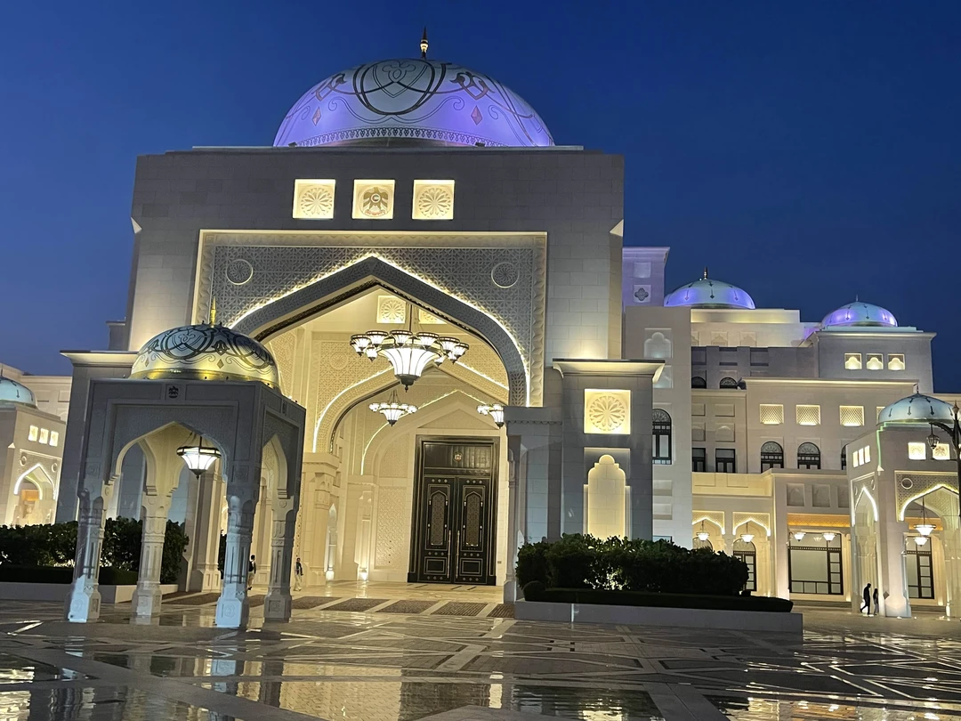 Купили билет с открытой датой, что удобно было для нас, так точно не знали о своих планах