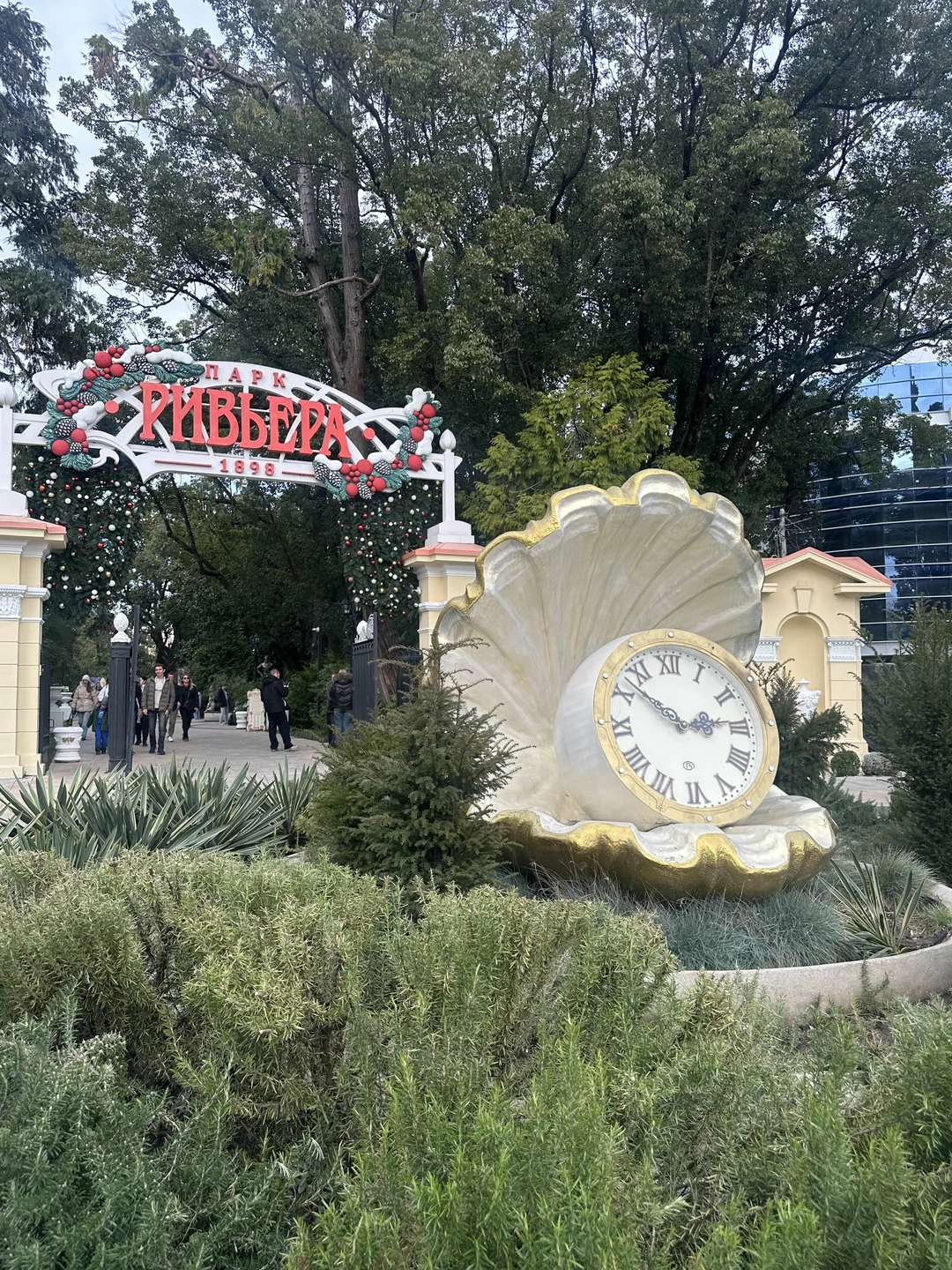 Очень понравилась экскурсия с Людмилой, прекрасная прогулка в компании с интересным рассказчиком. Людмила очень приятная, доброжелательная