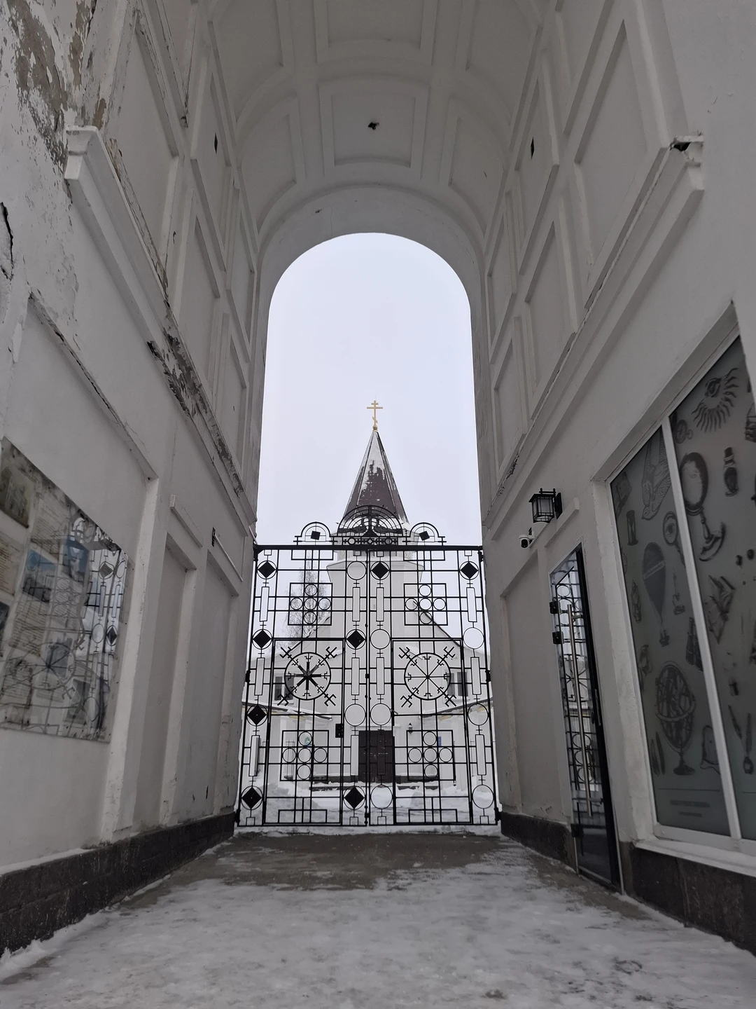 Очень интересная, атмосферная экскурсия. Увлеченная, приятная гид. Спасибо!