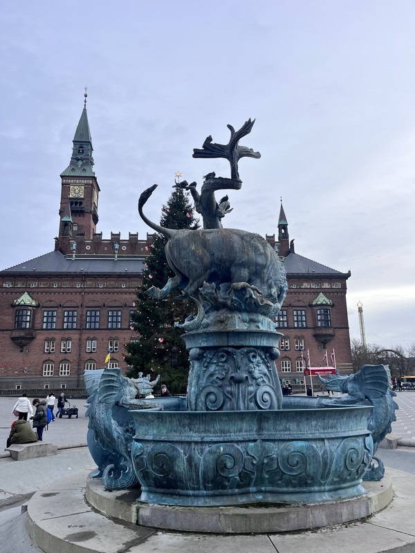 Контрасты Копенгагена: Средневековье и модерн