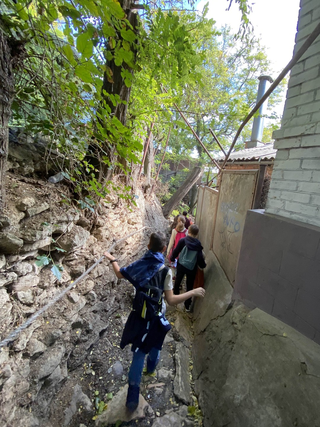 Блестящий экскурсовод для подростков!