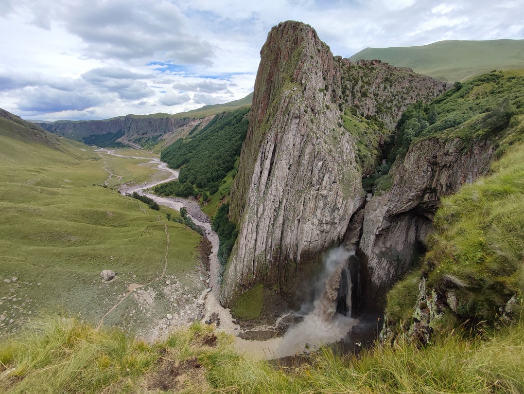 Брали экскурсию у Дениса уже второй раз, в прошлый раз водитель был Антон, в это раз