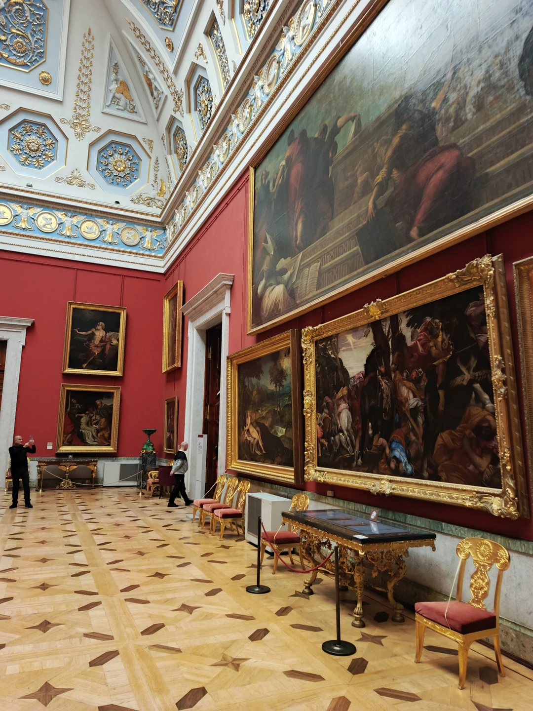 Спасибо огромное за интересную экскурсию нашему гиду Виктории. Никакой лишней и ненужной информации. Даже моя 15-летняя