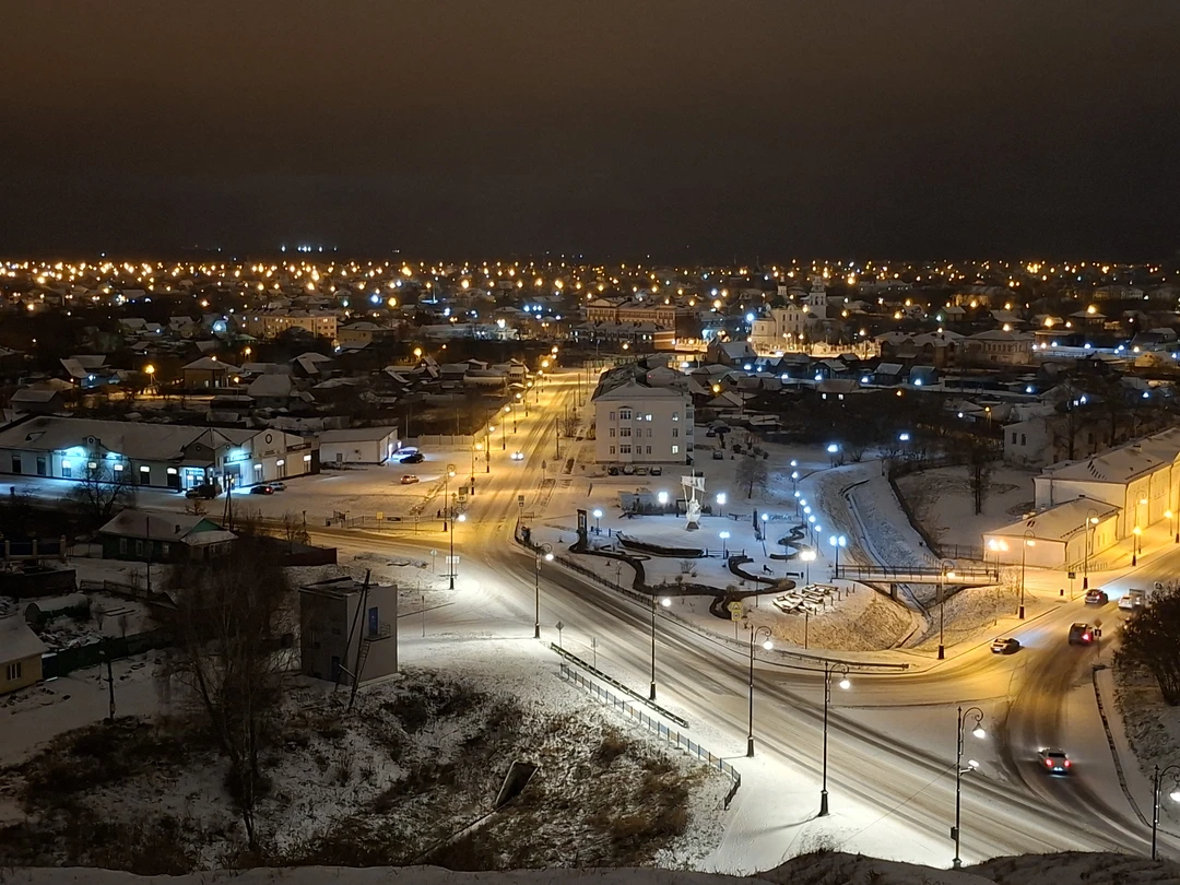Наталья провела для нас чудесную прогулку по верхнему и нижнему Тобольску. Очень опытный гид с глубокими
