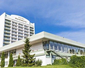 Экскурсия по Петрозаводску и музею-заповеднику «Кижи», ужин блюдами карельской кухни