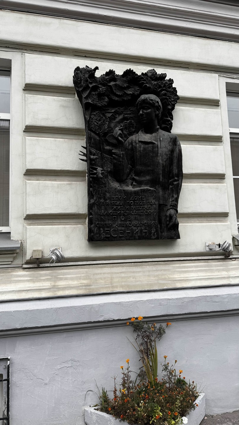 Если Вы вдруг сомневаетесь, идти или не идти, срочно перестаньте сомневаться и бегите! Одна из лучших