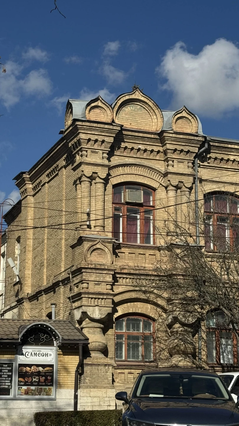 Гид большая умница. Много знает и интересно рассказывает. Внимательная. Очень интересная экскурсия!!!!