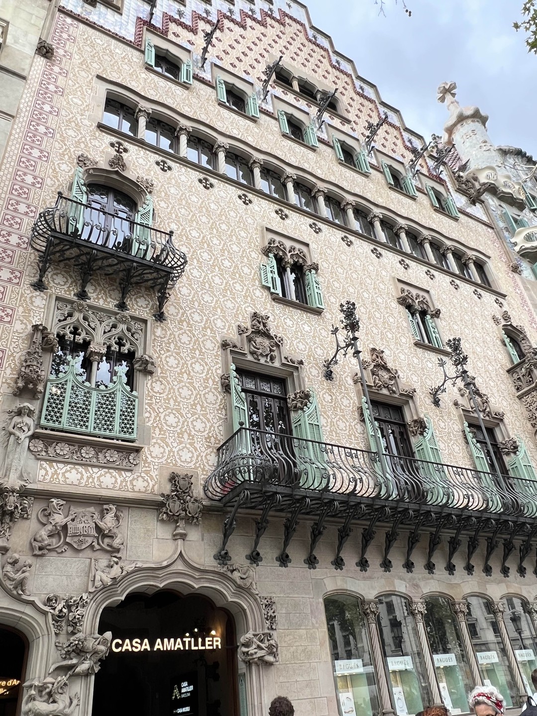 Дарья познакомила нас с Барселоной, было очень интересно и познавательно! Показала много красивых, интересных мест) По