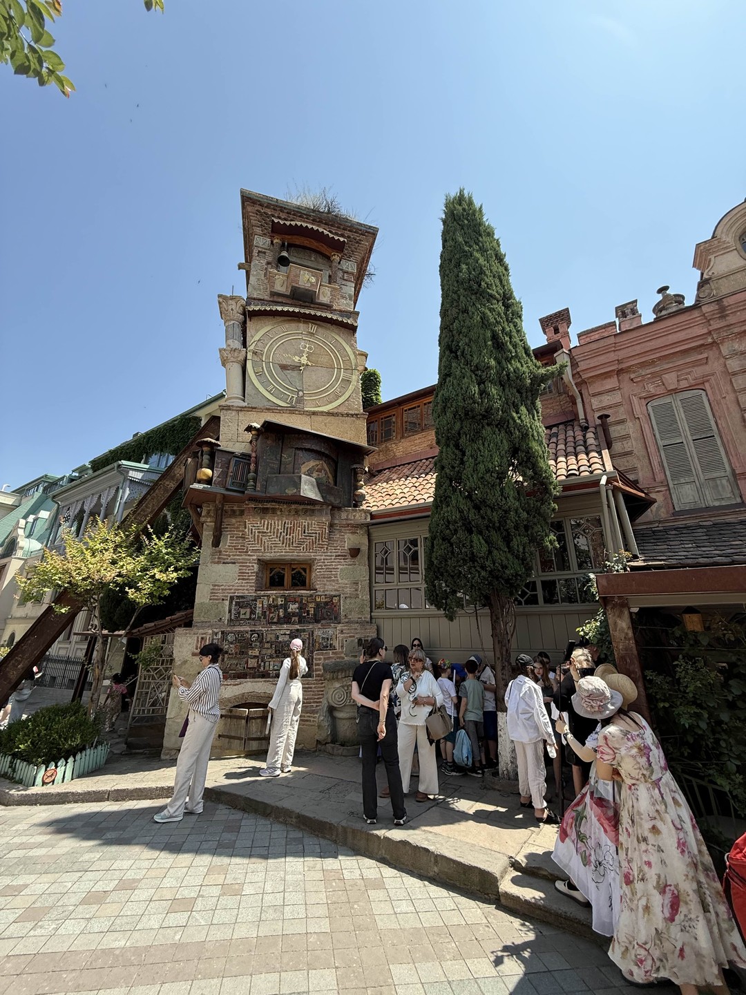 Хочется от всей души поблагодарить команду Capital Georgia Travel за великолепно организованное путешествие. Мы остались в