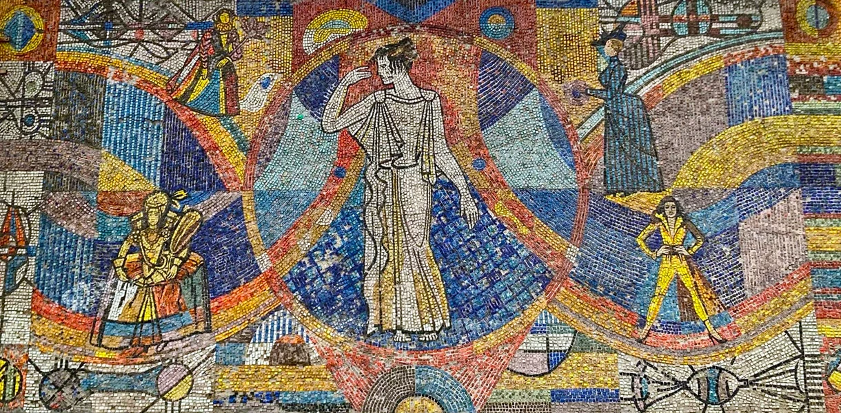 10 самых красивых советских мозаик Москвы