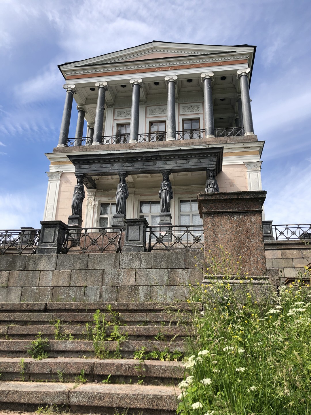 Это уже вторая моя поездка с Мотовояж. Исключительно положительные эмоции, восторг и благодарность Андрею и Григорию!