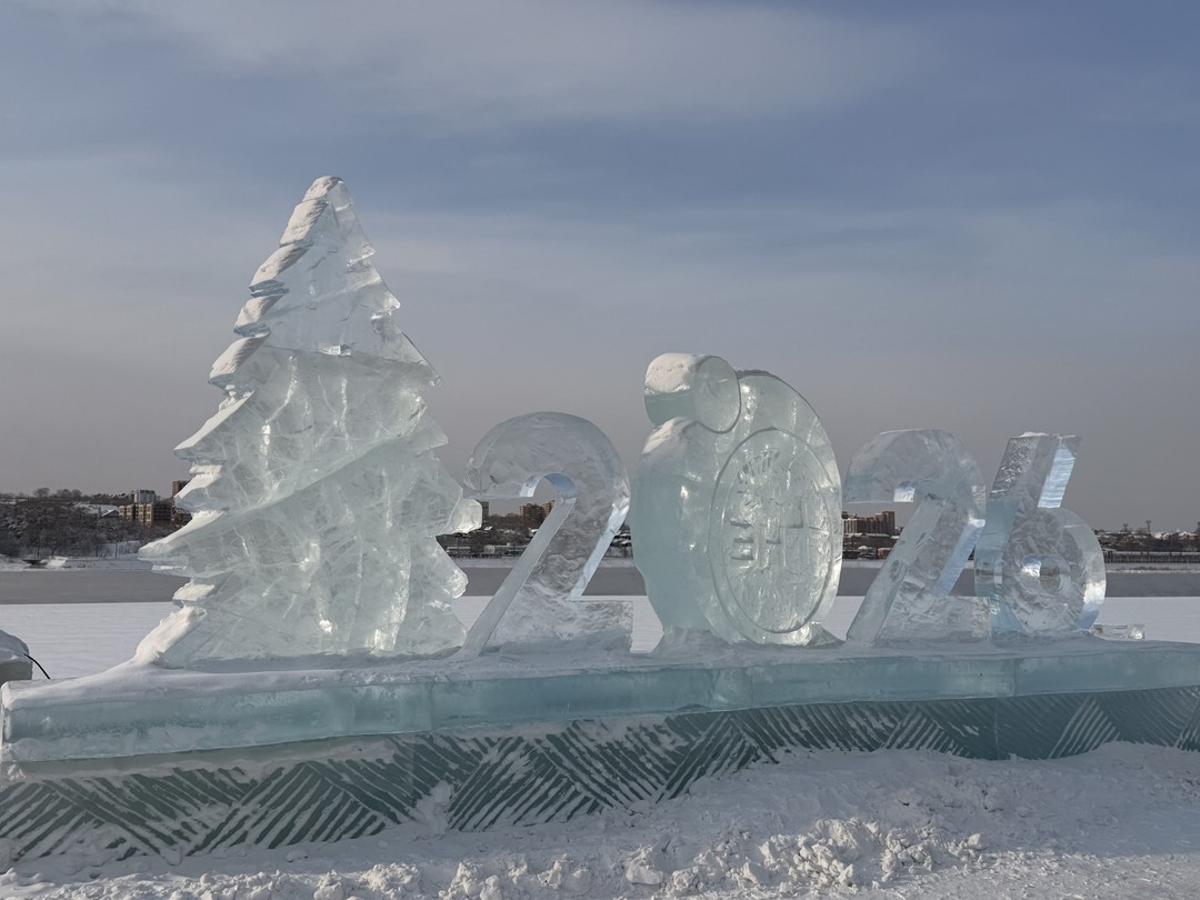 Прекрасная экскурсия. Оля замечательно владеет материалом. Отвечает на все вопросы))) Знает научные факты, исторические, легенды. Нам