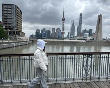 Встреча, размещение в отеле, сады Юйюань, набережная Бунд