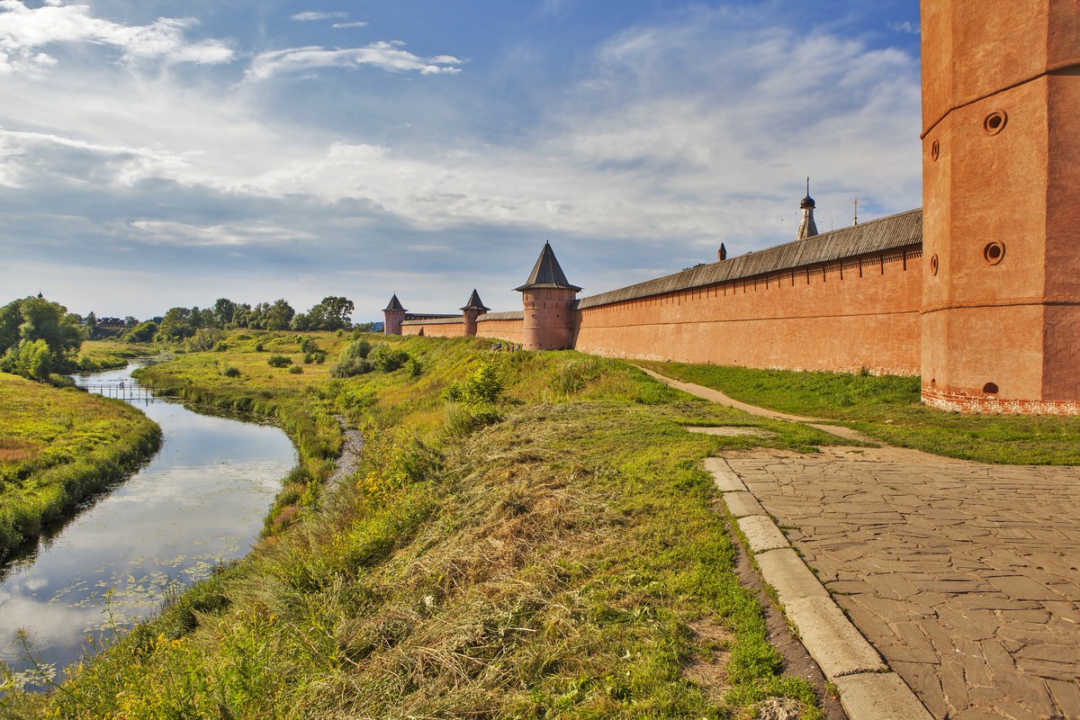 Фото Вдоль Смоленской крепостной стены