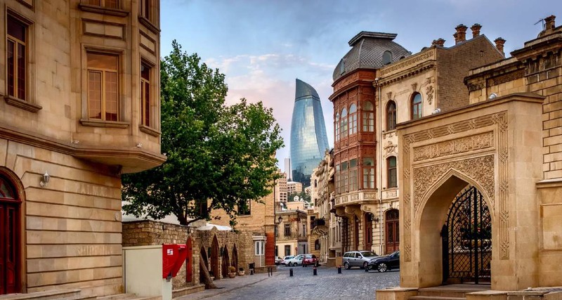 Пейзажи, древности и культура: основные локации Азербайджана