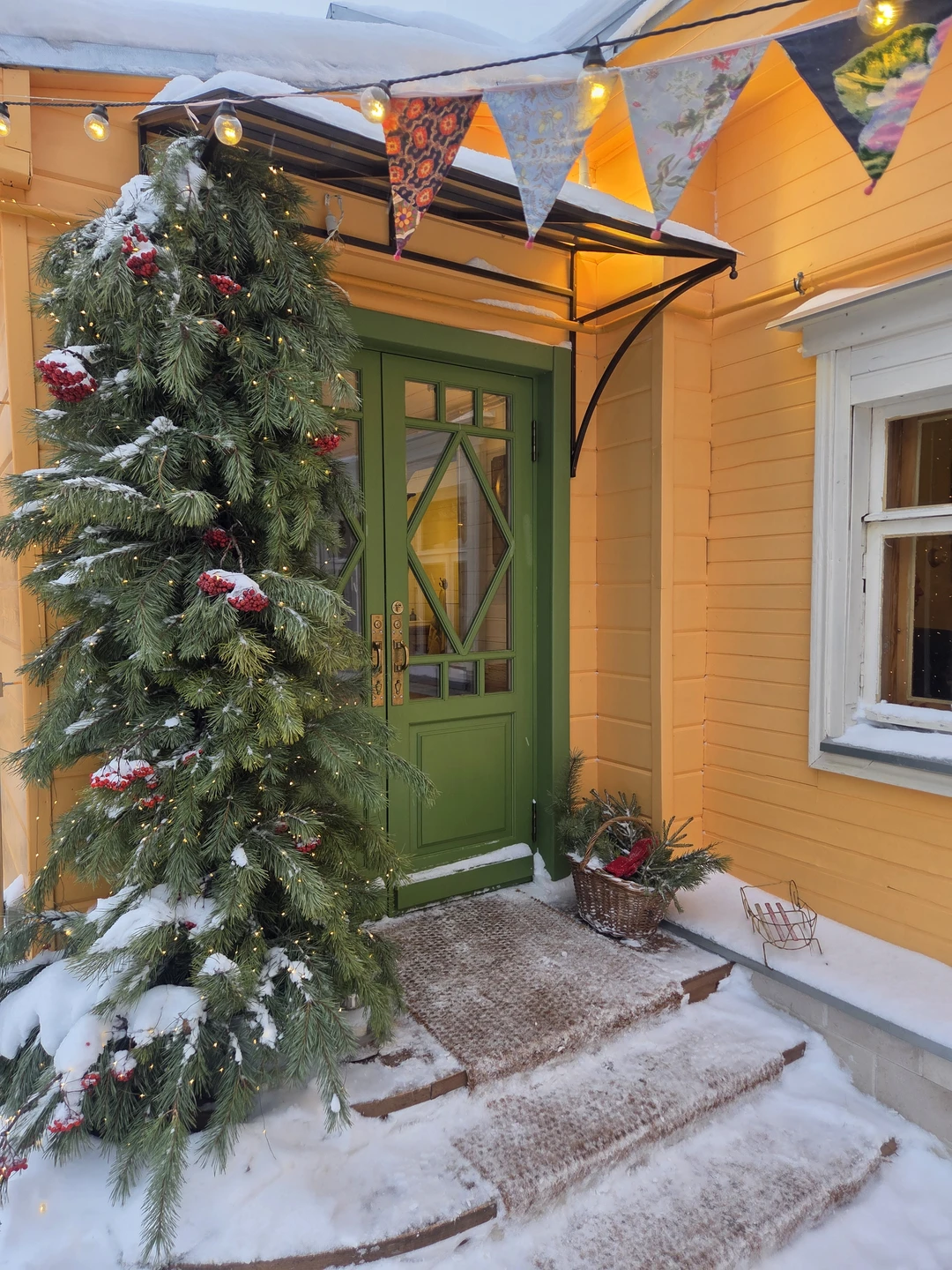 Благодарим Юлию за замечательную экскурсию для нашей семьи, и дети, и взрослые, и бабушка остались довольны прогулкой