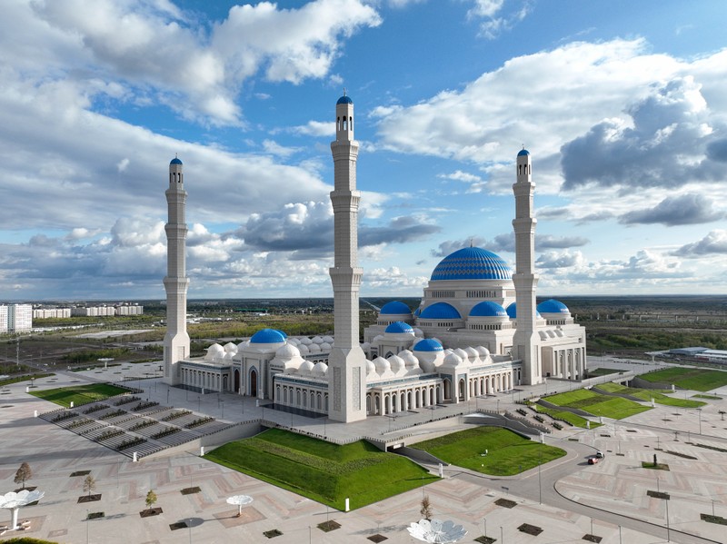 Грандиозная красавица - главная республиканская мечеть Астаны