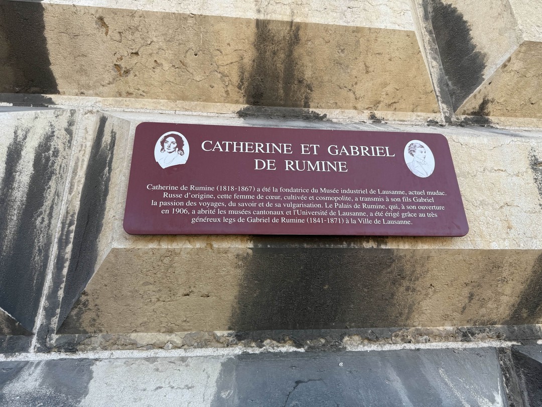 Юля замечательно провела экскурсию. Заинтересовала оба поколения экскурсантов. Порекомендую экскурсию с Юлей. Оцениваю в 10 баллов из 10 возможных