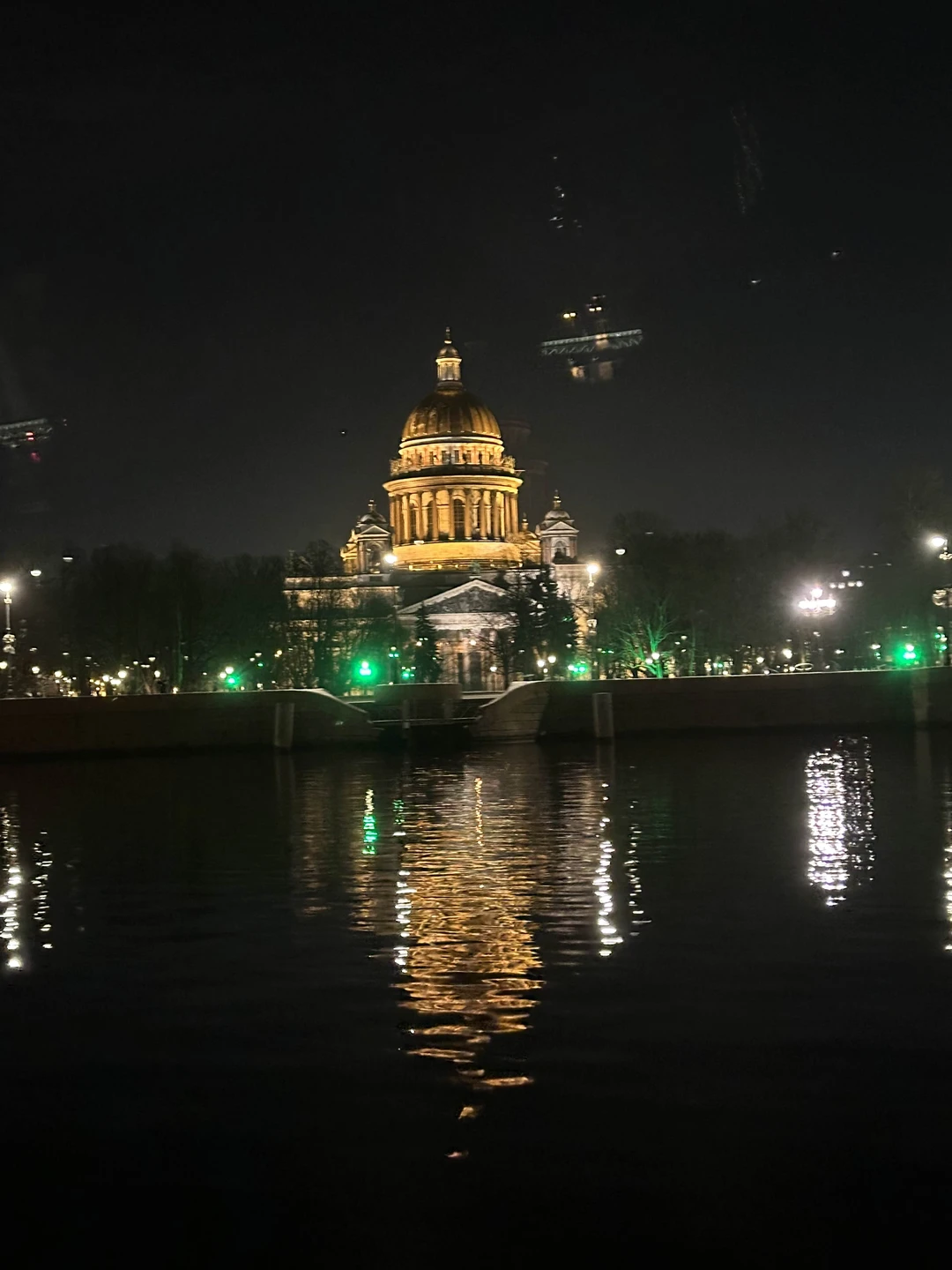 Спасибо за экскурсию, ночной Питер и на теплоходе, это просто слов нет, как потрясающе 😍. Я