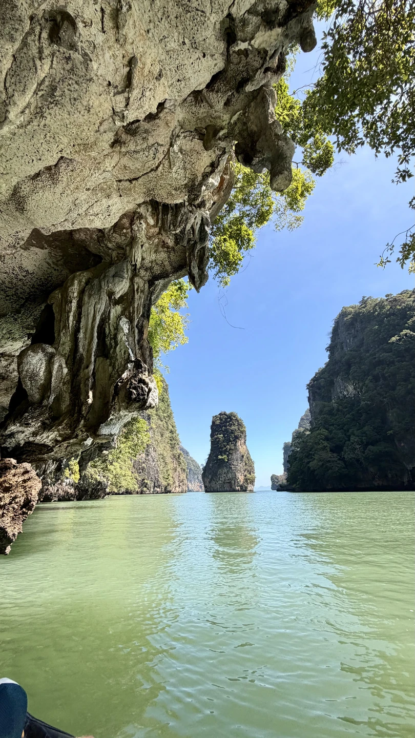 Хочу выразить огромную благодарность гиду Андрею за прекрасно организованную экскурсию! Всё было интересно, познавательно и очень