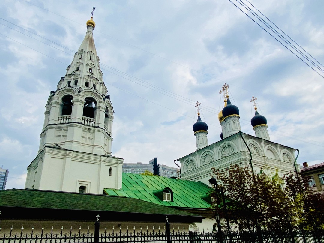 Только самые лучшие впечатления от экскурсии, маршрут, задания, позитивный настрой экскурсовода и ее обширные знания, умение