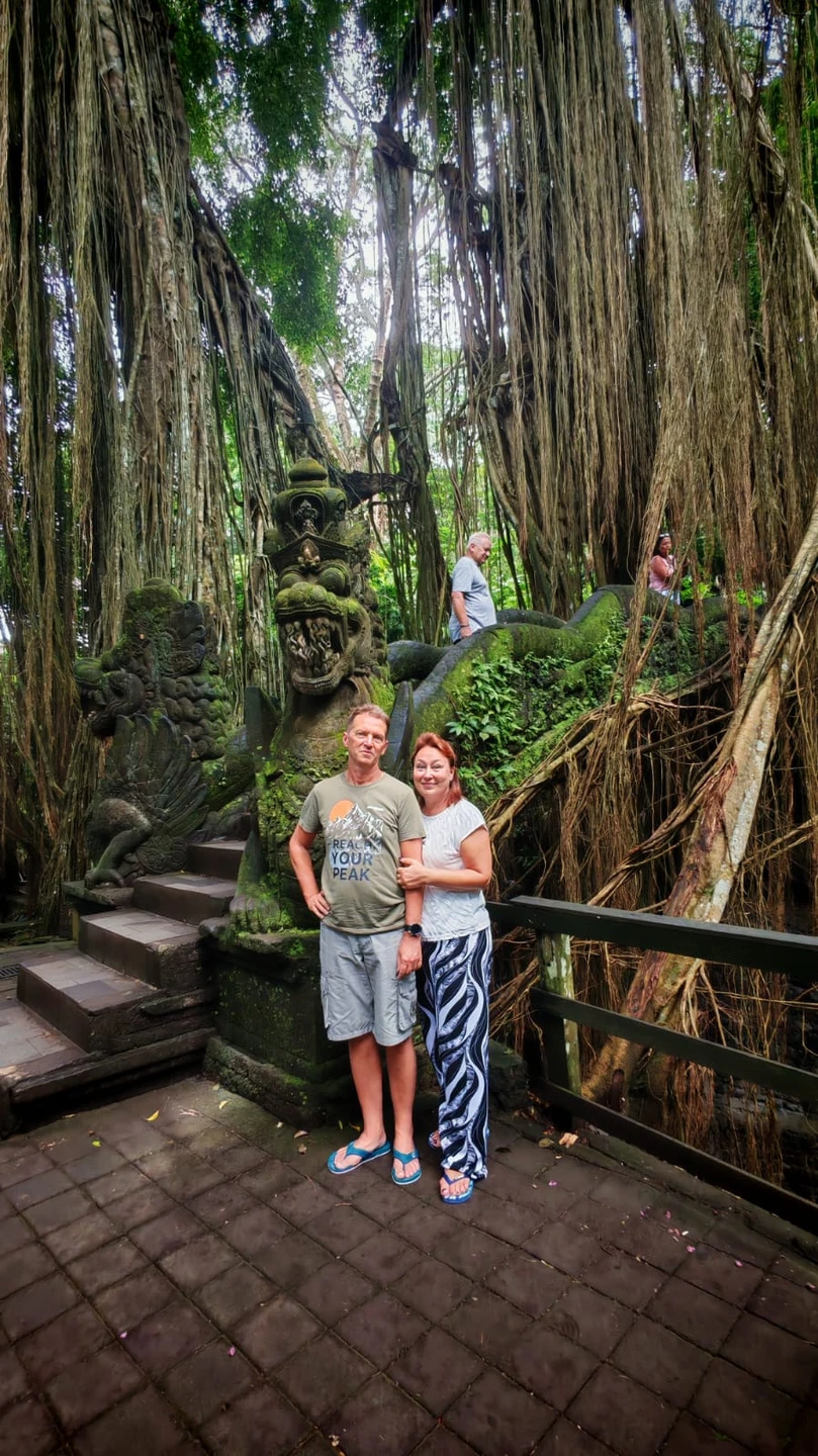 Очень понравилось, Сила - так звали гида, он из местных. Отлично владеет русским языком, очень приятный