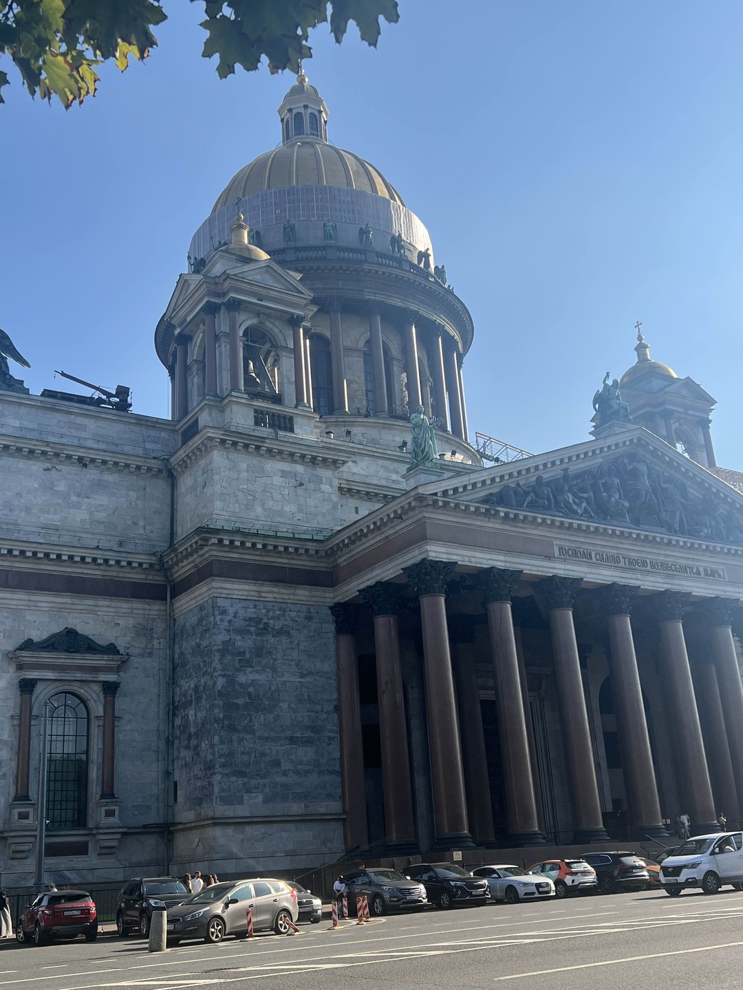 Выбирала гида по отзывам и не ошиблась, чтобы обзорную экскурсию провела Лера. Все прошло не принуждено