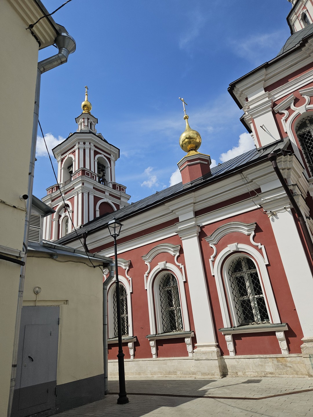 Одна из самых запоминающихся экскурсий! Тихий уголок Москвы недалеко от шумной Таганки, Храм Святителя Алексия в