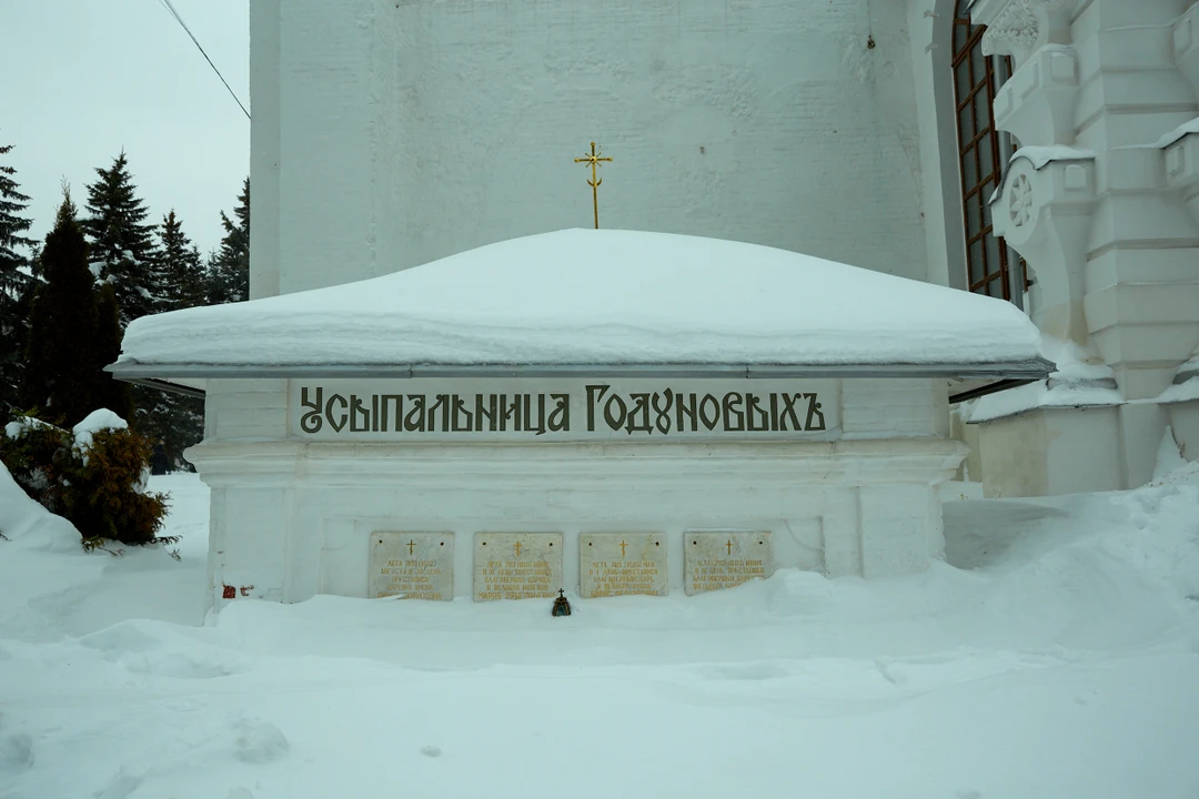 Очень благодарны Михаилу за интересную и познавательную экскурсию. Несмотря на февральскую метель, экскурсия прошла по плану