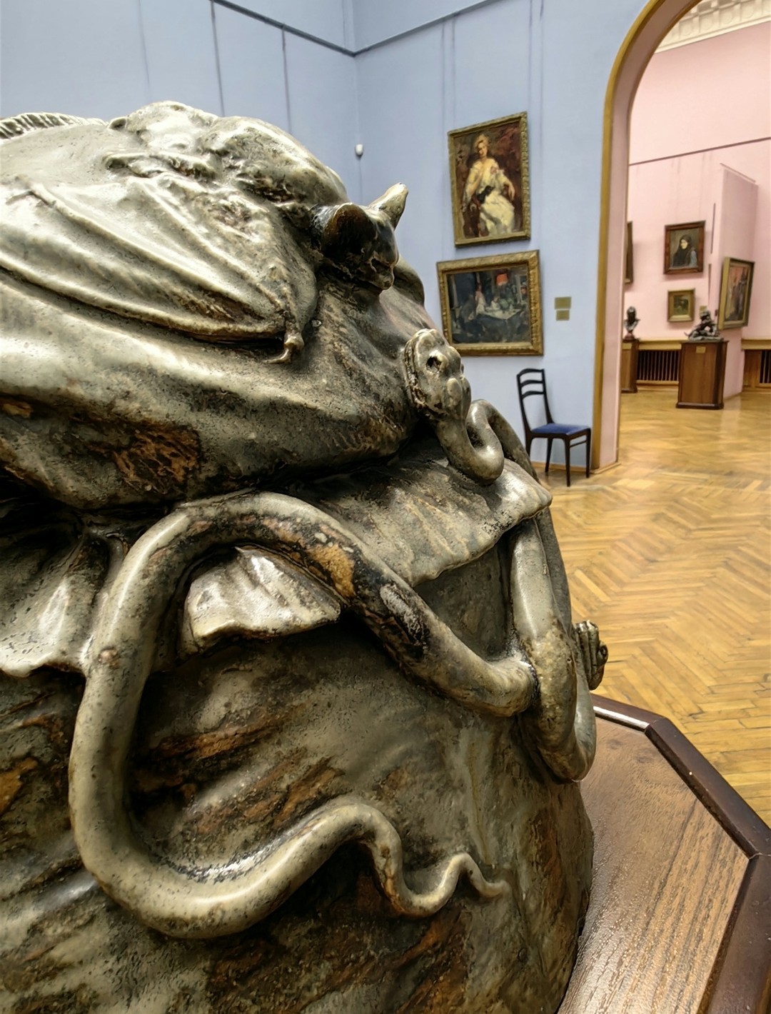 Проходила Мобильный квест «Эмоции в мире русского искусства Художественного музея» на этих зимних каникулах. Как раз