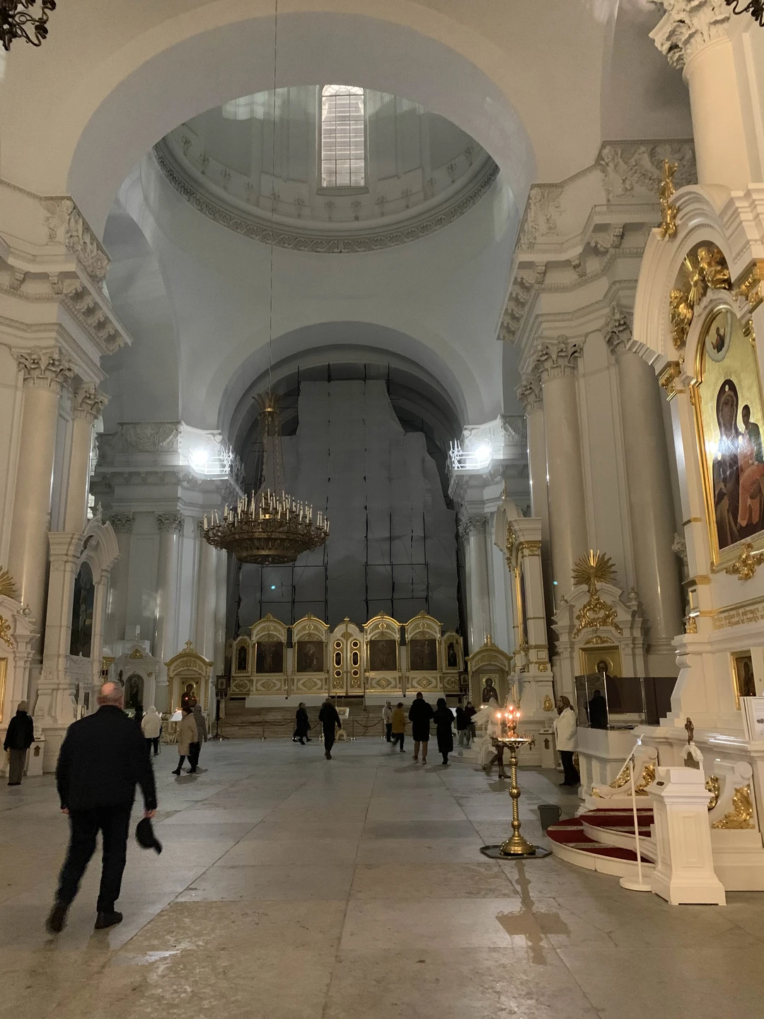 Благодарим Светлану за экскурсию. Ее вкусный тембр и поставленная речь нас свела с ума. Очень приятно слушать!