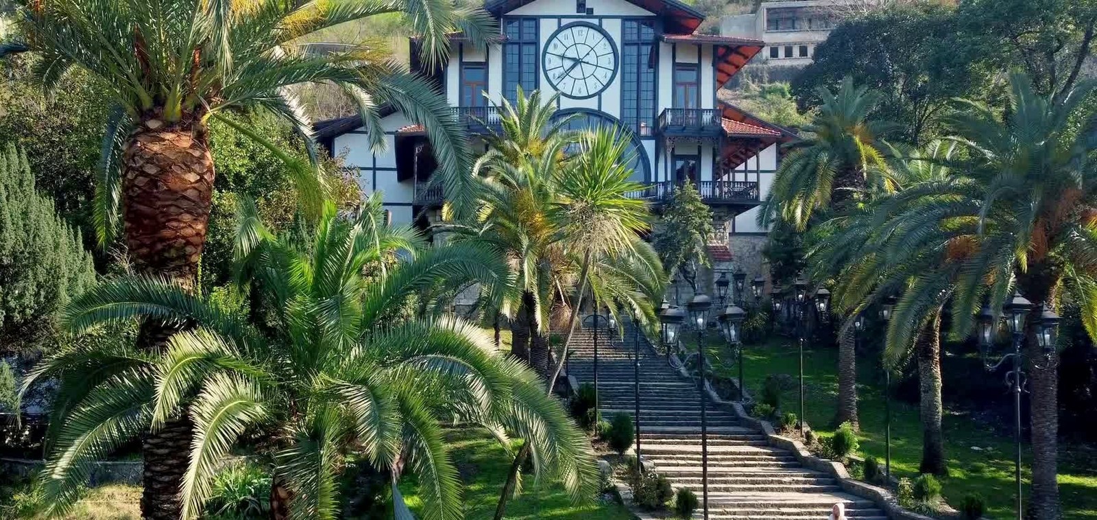 Из Адлера в Абхазию — по республике с душой!