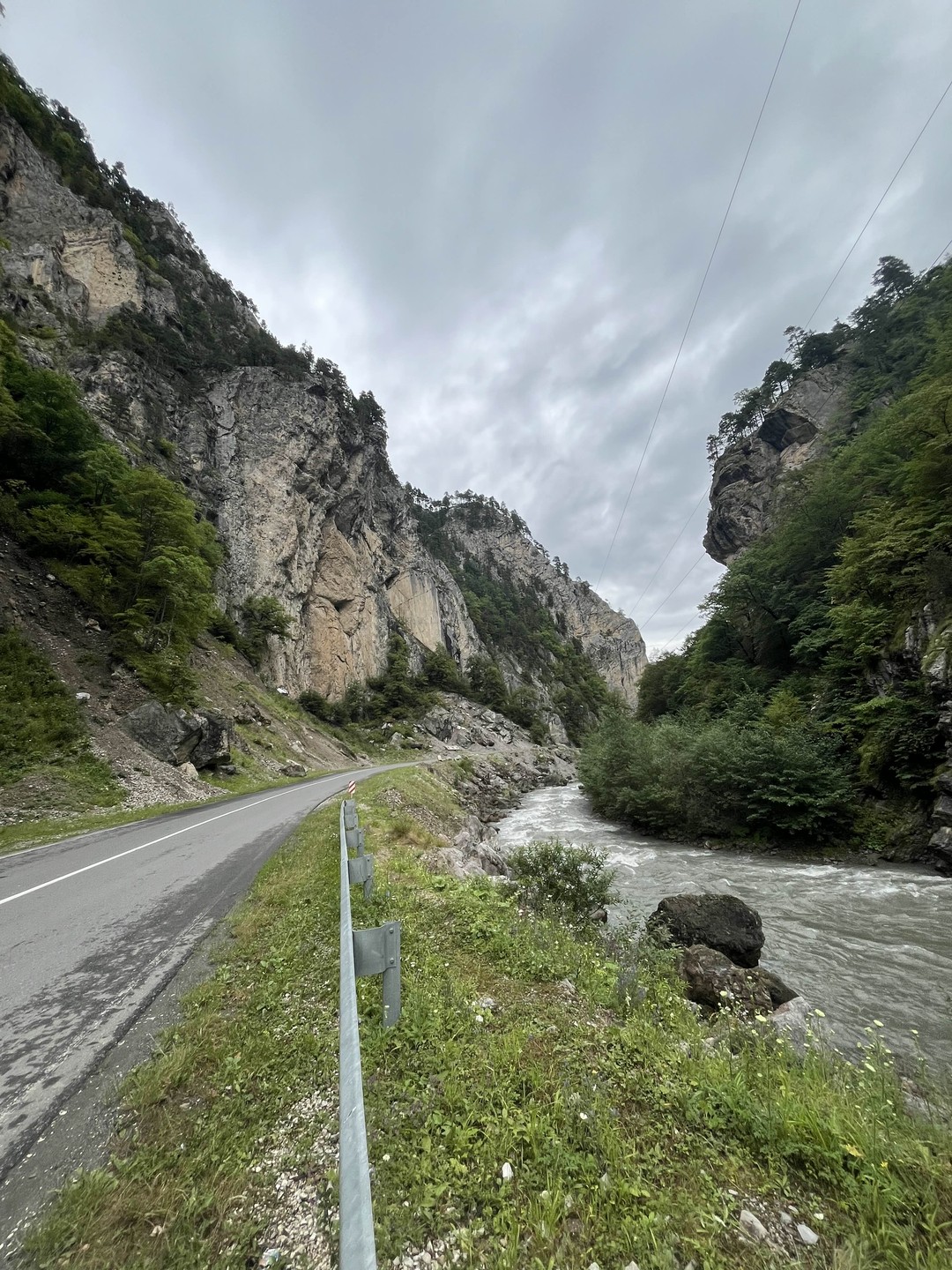Однозначно рекомендую посетить Ингушетию. Гид великолепный, очень культурный и образованный.