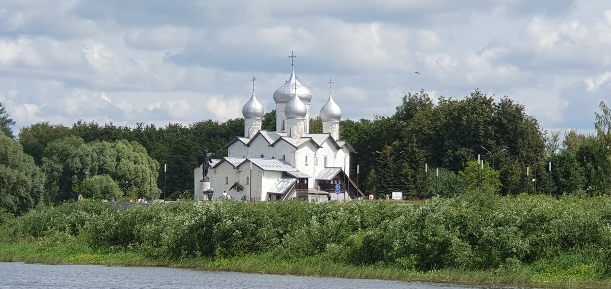 Главное изображение экскурсии - Экскурсия «По святым местам реки Волхов»