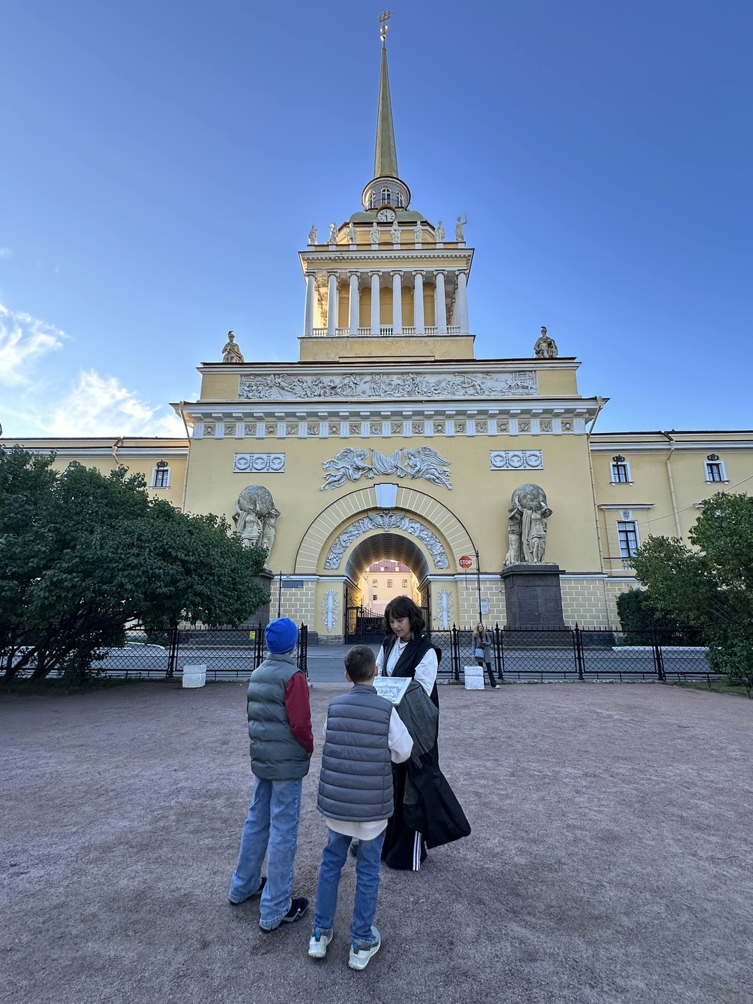 Обзорная экскурсия по Петербургу для детей (8+) (Анна)