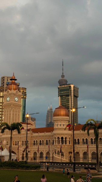 Замечательная экскурсия по Куала-Лумпуру, захватывающая разнообразные туристические достопримечательности, позволяющие узнать столицу Малайзии со всех сторон. Город