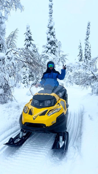 Прогулка на снегоходах в мини-группе (Анастасия)