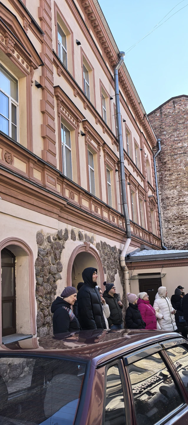 Очень понравилась экскурсия! Гид Любовь - выше всяких похвал. Водитель Павел очень аккуратный. Экскурсия очень содержательная и познавательная