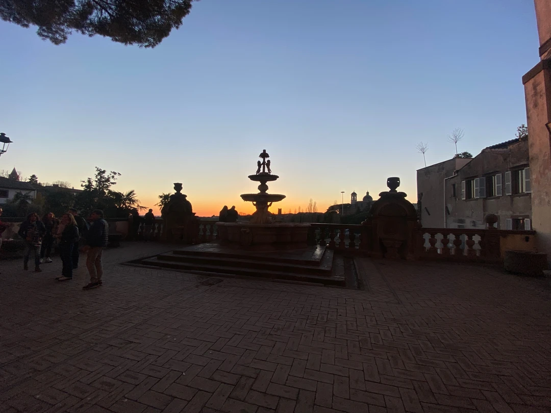 Светлана встретила нас на вокзале, очень понятно всё объяснила как к ней пройти от поезда.