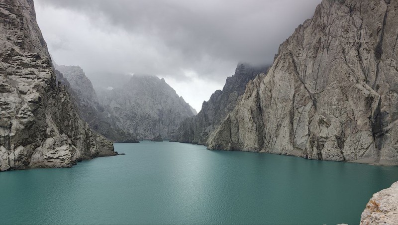 Дикие красоты Кыргызстана в мини-группе: Иссык-Куль и каньон Сказка, юрты и треккинг (всё включено)