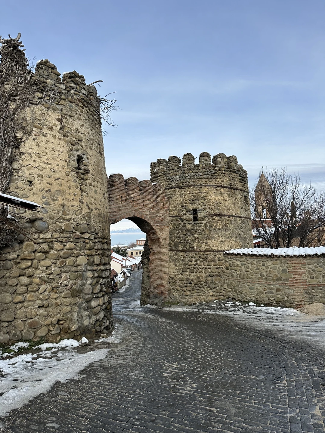 Благодарю экскурсовода Тимура за содержательную экскурсию! Очень хорошо владеет материалом. Отвечает на все вопросы. Вежлив, доброжелателен