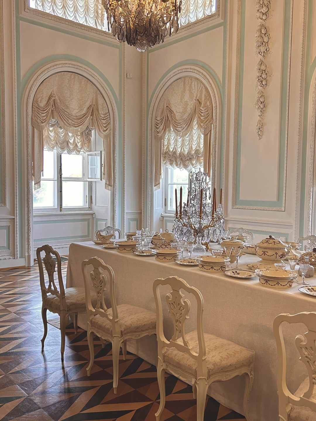 Автобусная экскурсия из Петербурга «Кронштадт - Петергоф» (Алина)