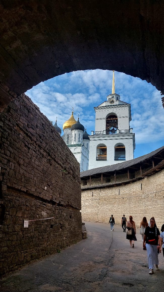 Псков в лицах, сюжетах и легендах (на вашем авто) (Ольга)