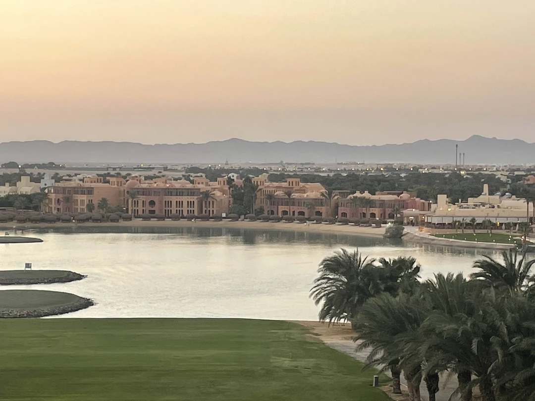 Большое спасибо Ваэлю и Екатерине за чудесную экскурсию по Эль Гуне. Это огромный рукотворный оазис на