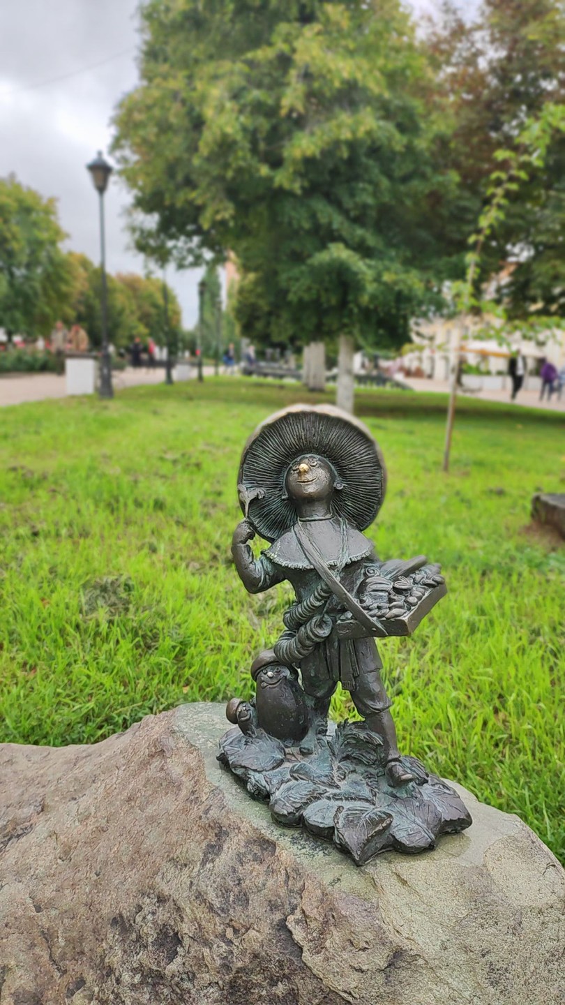 Эта экскурсия для тех кому хочется лёгкого рассказа для знакомства с городом. За два с половиной