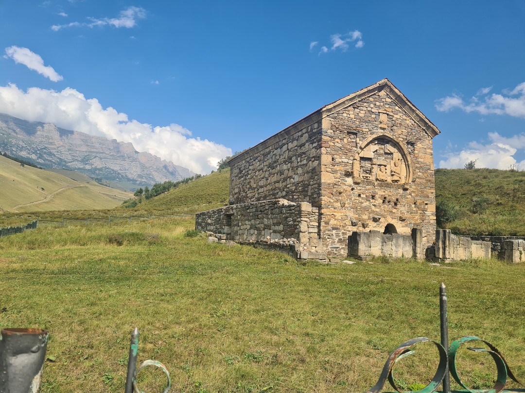 Экскурсия была 23.08.2023 г. Николай очень приятный, внимательный человек. Мы получили от поездки огромное удовольствие. Рекомендуем