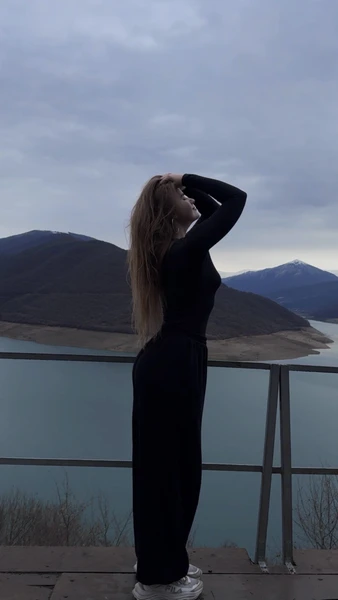 мне очень понравилась экскурсия на Казбеги! она очень динамичная, красивые виды, едешь и постоянно смотришь в