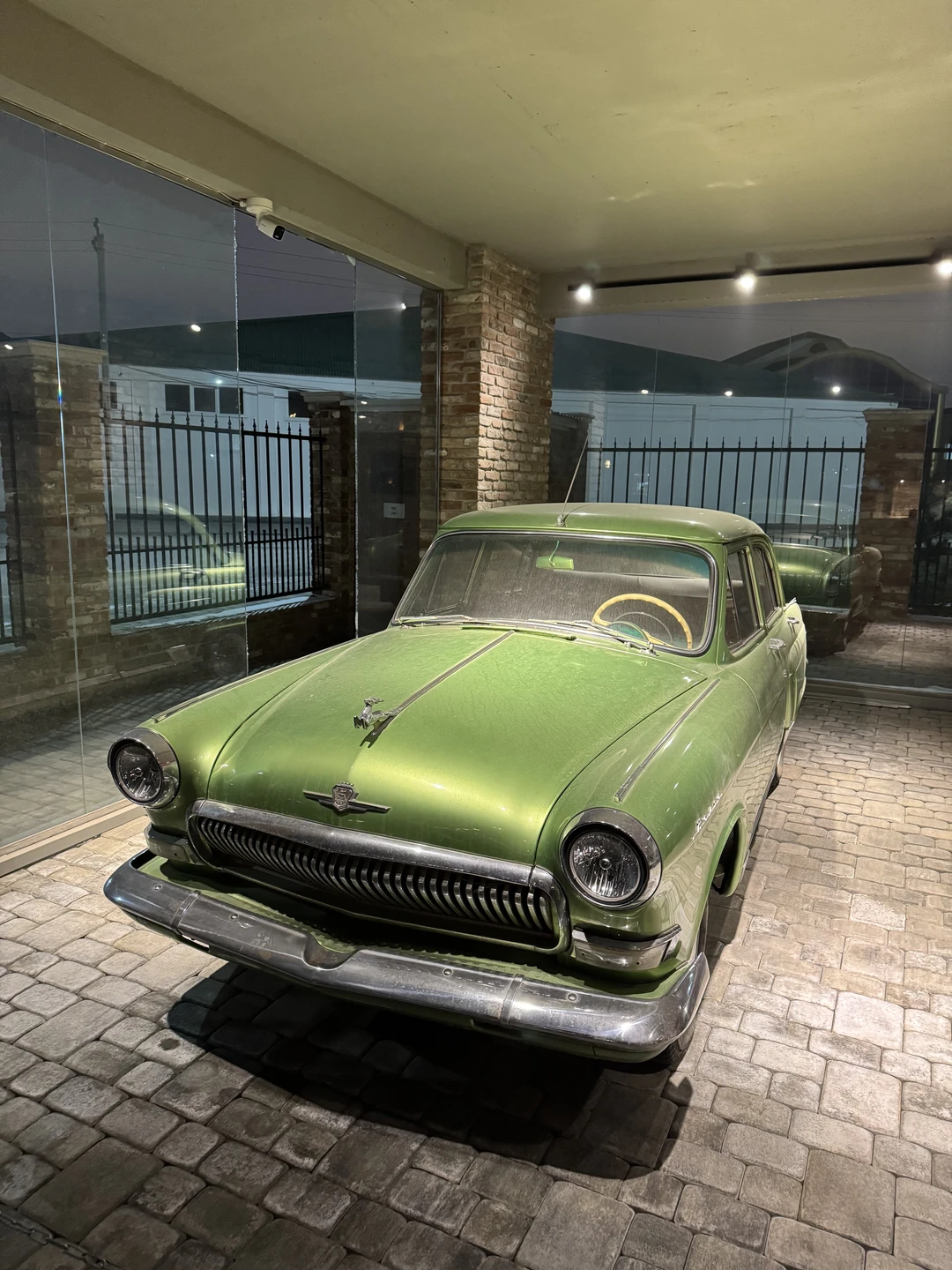 Большое спасибо Мансуру за замечательную экскурсию для нашей команды! Грозный встретил нас хорошей ясной погодой и