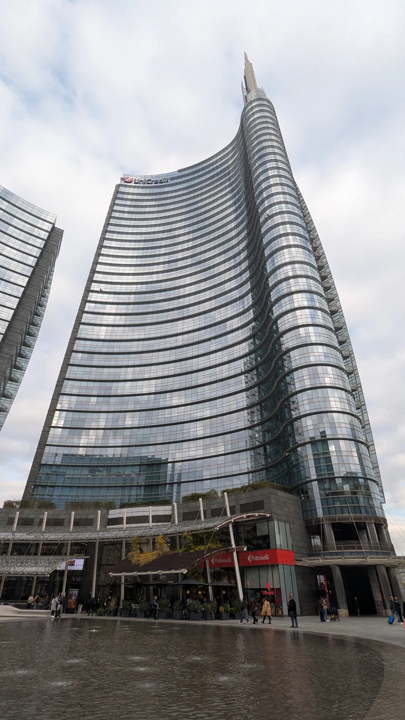 Артур великолепный рассказчик, настоящий знаток искусства, влюбленный в Милан, поэтому его экскурсия наполнена не только интересными